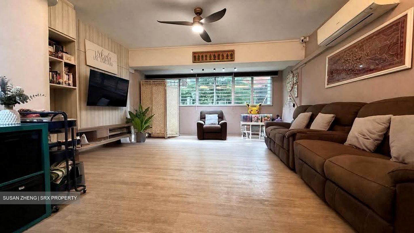 Blk 327 Jurong East Street 31 (Jurong East), HDB Executive #613226381